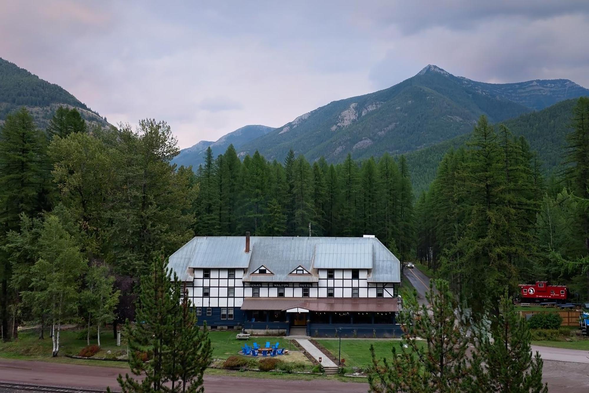 Loge Glacier National Park Hotel Essex Exterior photo