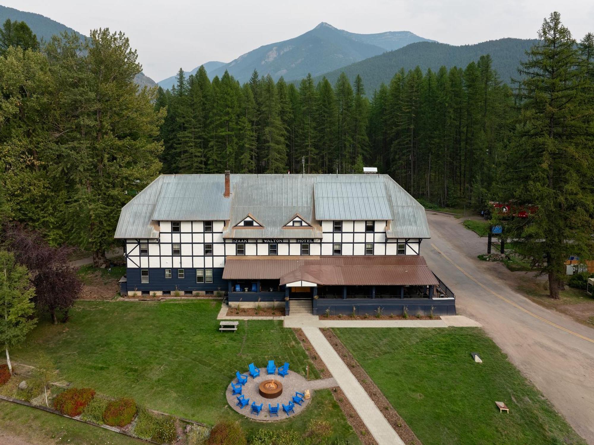 Loge Glacier National Park Hotel Essex Exterior photo